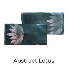  Abstract Lotus - Slim purse