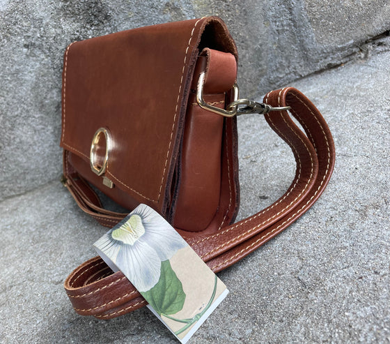 Classic Messenger Bag - Tan