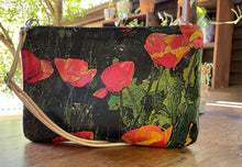  Standard Shoulder Bag - Poppy Field